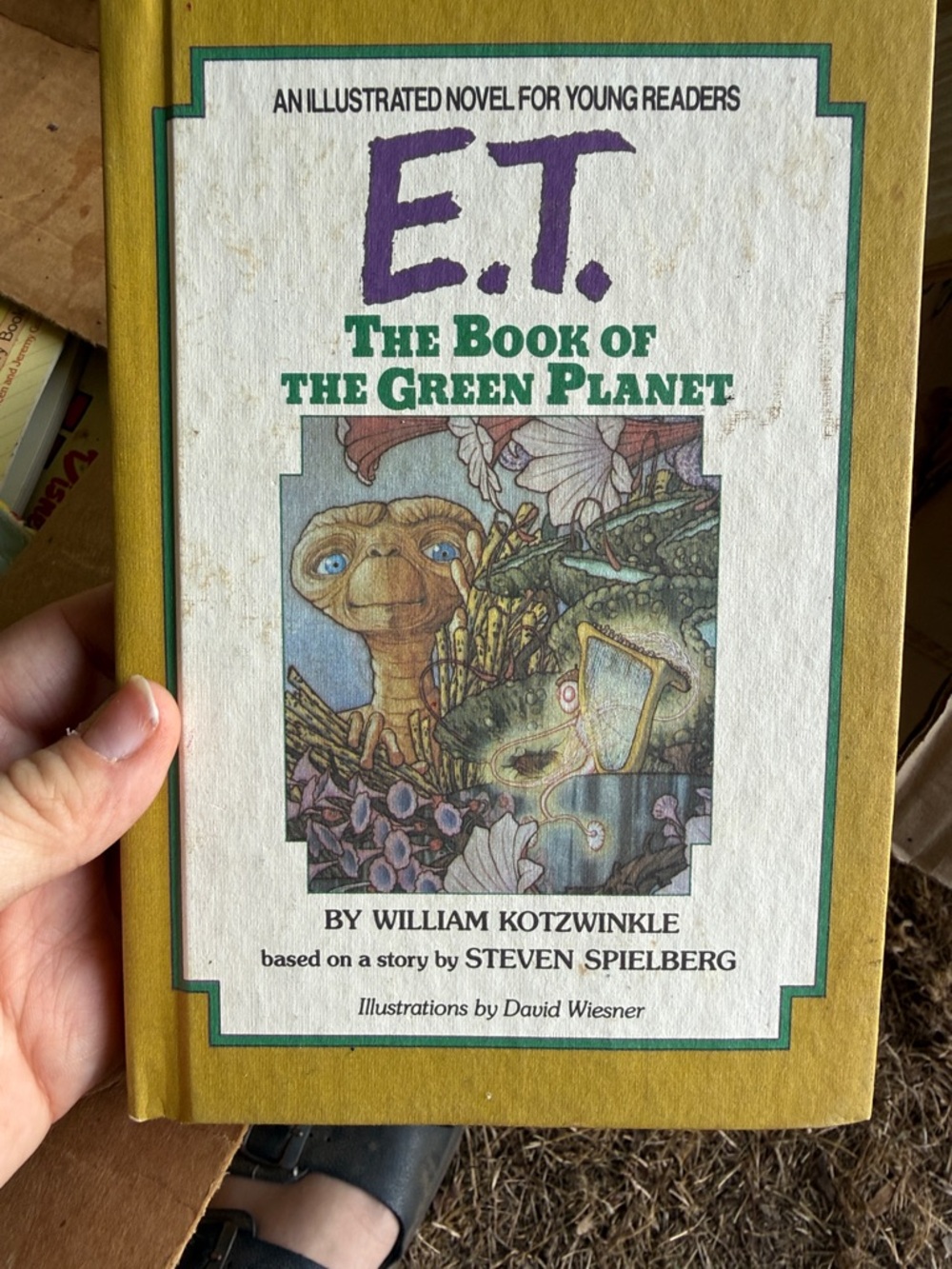 E.T. The Book of the Green Planet by William Kotzwinkle - Yellow Cover